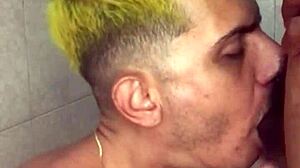 O DIÁRIO DE MAMADAS - NOVINHO PIROCUDO ENCHEU MINHA BOCA COM O CACETÃO DELE!