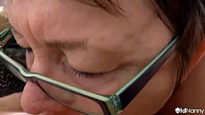 hey, curvy mature lesbians licking and playing with toys! 😜