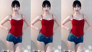 Watch this sexy Chinese girl dance up and down!