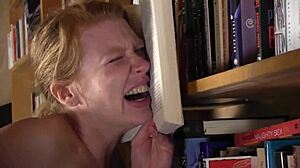 girlfriends use strapon for rough muff diving