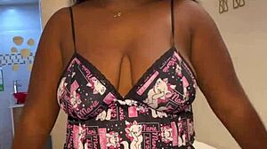 Colombiana pide domicilio y paga con sexo caliente.