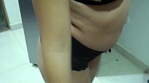 Encuentro hijastra en ropa interior, probo su coño estrecho con big cock!