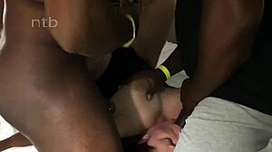 Amateur Milf Hard Geneukt door Zwarte Kerels in Groep