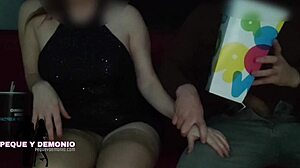 Palpeggiata da sconosciuto al cinema, fica bagnata masturbata in pubblico?