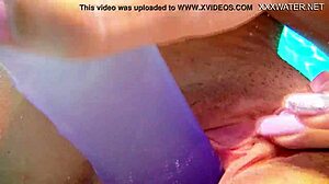 Υποβρύχιο Σόλο Παιχνίδι με Μωβ Διλντο από την Nora Shmandora