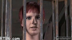 Nyder at pine hendes hede krop, dejligt.