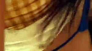 زوجة مصرية تُضرب بقوة في فوضى غرفة تغيير عامة