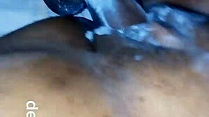 remaja 18+ ambil batang lebih besar dari pepek ketatnya dalam aksi dalam