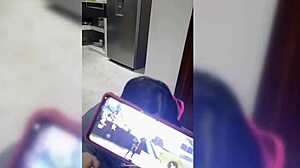 Alta colombiana amateur interrumpe juego para follar casero caliente