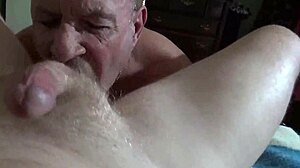 Tyler me snema, kako mu sesam kurca