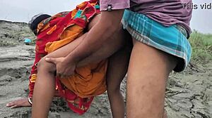 Хочешь знать, как дико трахаются на берегу реки с Боуди?