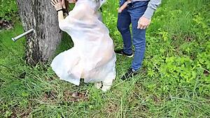 En skogspromenad blev plötslig bdsm för ung 18+ rysk hora