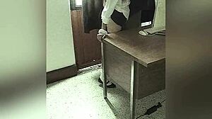 Wow, percaya ke guru dan pelajar kena tangkap kongkek di pejabat?