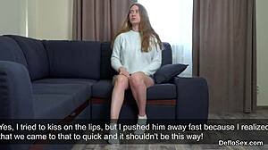 Vzrušující holka prstí těsnou kundičku až tvrdě vyprší