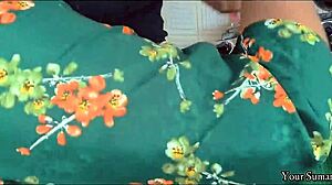 Uhh, tangkap saali tengok porno di dapur, blowjob POV jadi liar cepat!