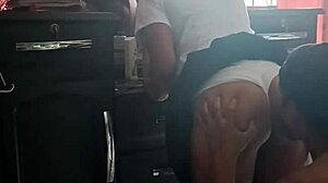 Estoy shockeada, la colegiala mexicana 18+ dio su culo por zapatillas Nike