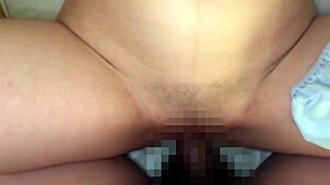 Intymny seks ze słodką japońską nastolatką studentką w uniformie