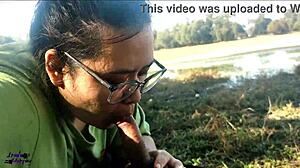 Kekasih Latina Beri Pleser Oral di Tepi Tasik