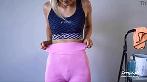 継母が継子を早くイカせるのを手伝う