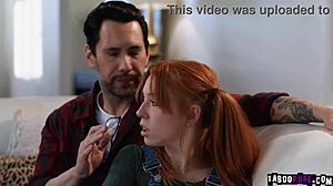 styvpappa Tommy Pistol övertalar styvdotter Madi Collins med socialarbetare Seth Gamble