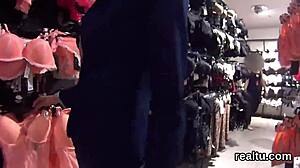 Czeska nastolatka uwiedziona w supermarkecie i mocno rżnięta w scenie POV