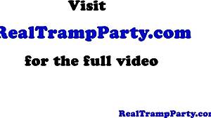 Milovníci večírků amatéři se vrhají do divokého lížání kundiček