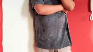 Pizzabud får betaling med min stramme latina røv. Creampie afslutning mellem mine ben sparer penge hver gang.