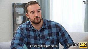 Daddy4k zkoumá novou kleptomanskou chuť s mladou 18+ blondýnou. Malá 18+ prsa září v této zvrácené příběhu.