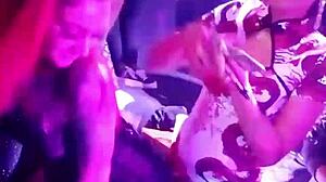 Bij Club Onyx stripclub geniet van avondje uit met coole mensen