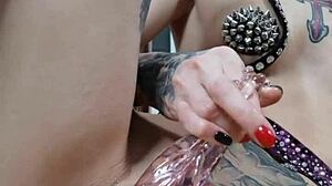 Nastya Fox brinca com dildo novo selvagem hoje à noite