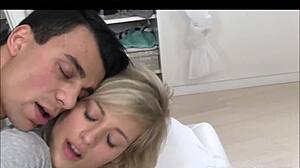 Geneukt op haar buik in wilde hardcore compilatie