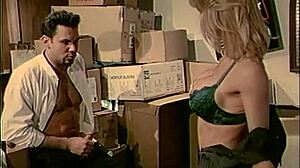 丝袜诱惑我进入邪恶快感，不是吗？与复古欲望你会走多远？