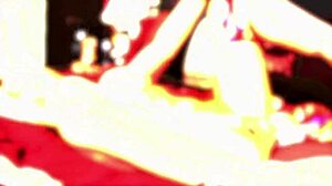 Ει, θέλεις να δεις να κρέμα την χυμώδη πούτσα της κούγκαρ σκληρά;