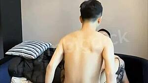 热辣！亚洲男同夫妻无套操穿性感内衣！