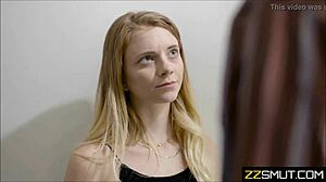 Stiefvater lockt Stieftochter in verbotenes intimes Abenteuer