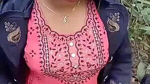 Веселье в джунглях Мангала, киска сводной сестры краснеет после дикого траха