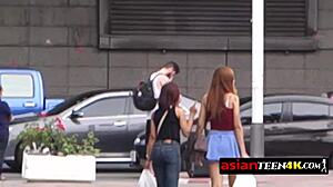 Piccola asiatica 18+ brama il cazzo grosso del backpacker all'aperto