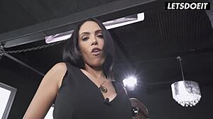 Katrina Moreno παίρνει τεράστιο μαύρο πούτσο σε σκληρό διαφυλετικό γαμήσι μετά από συνέντευξη