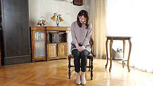 Isteri Jepun curang dalam dokumentari creampie pertama kali