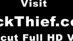 Blondine mistenker Braylin Bailey og Hyley Winters knepper for å tilfredsstille kjøpesenter-vaktens kuk.