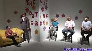 Gejevski hunk dobi tagteam v divji orgiji