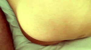 Чукам приятелката на заварения брат и свършвам в нейната тесна путка