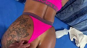 Aarteenmetsästäjä saa kotitekoista anal doggystylea autotallissa tatuoitu brasilialaisen kanssa.