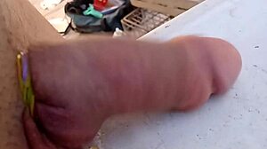 Assista Meu Pau Quicar e Cair em Close-Up Tentador em Slow Motion