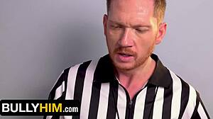 Donovin trött på Jacks mobbing i duschkonfrontation