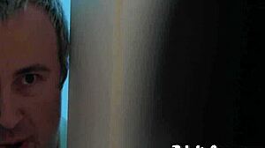 Как драма са тастовима с Чарлс Дера и Кена Џејмс