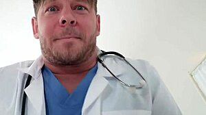 트루 카이트 큰 엉덩이 저항 못 해 POV에서 바람 피움