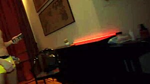 Petrecere ORGIE SEX Tineri FUT tare și primesc CUM uriaș pe față