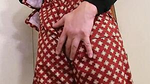 ワオ！日本人少年が熟女を誘惑して深い中出しアクション！