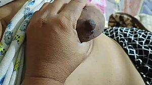 ربة منزل ديسي تستمتع بلحظات حميمة مع زوجها